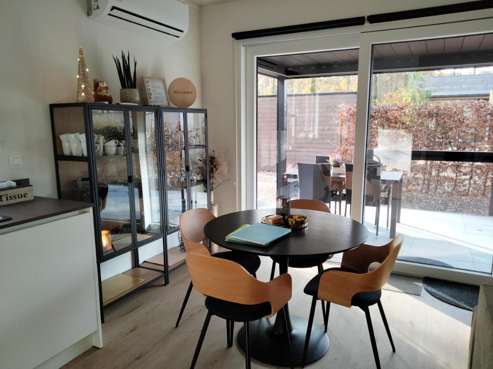 Theressa - Free Wifi En Netflix Zutendaal Exterior photo