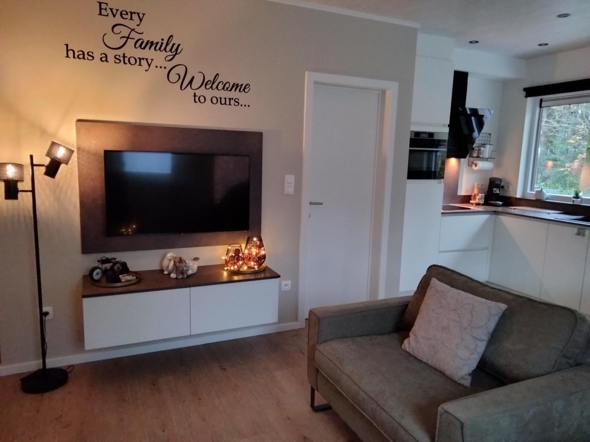 Theressa - Free Wifi En Netflix Zutendaal Exterior photo